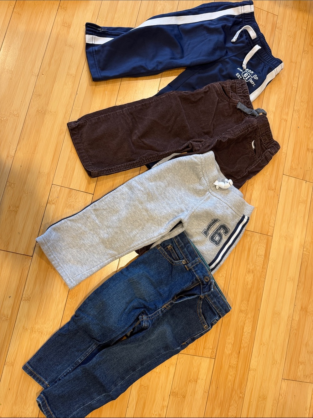 LIKE NEW! BUNDLE! 4 PAIRS! Carter’s Kids Toddler Sweats Jeans Pants Sz 24M